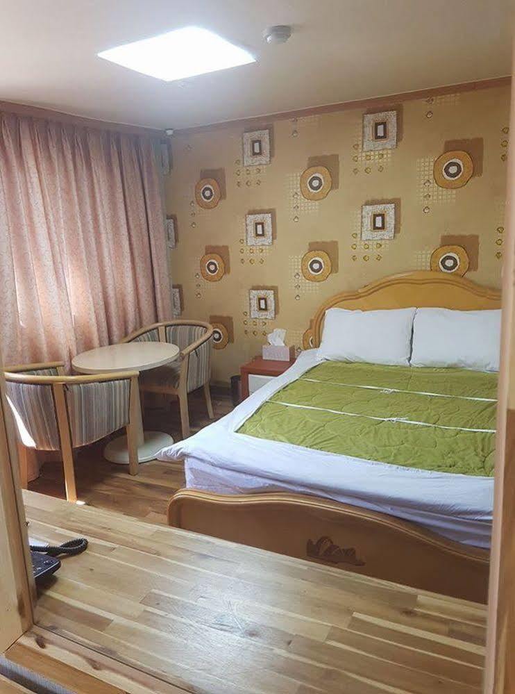 Green And Blue Hotel Pyeongchang Esterno foto